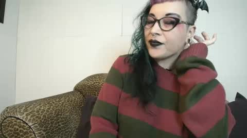 Missy Dee online show from January 7, 7:52 am