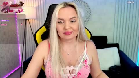 missyymarty online show from April 14, 8:06 am