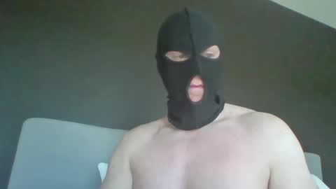 mister_tommm80 online show from April 7, 8:05 am