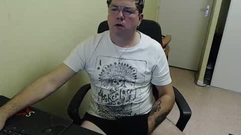 mistercoeur online show from December 9, 6:35 pm