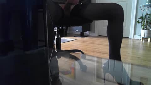 Charlie Brown online show from October 23, 9:37 pm