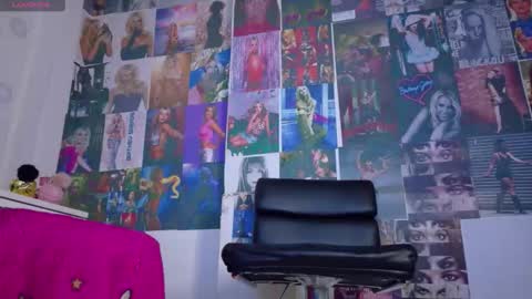   online show from March 22, 7:51 pm