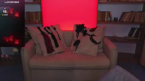 Marcelline online show from November 26, 9:39 am