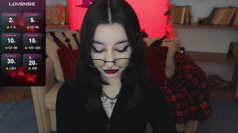 Snapshot of mistress__marcelline chatting on October 20, 9:47 am Marcelline online show from October 20, 9:47 am