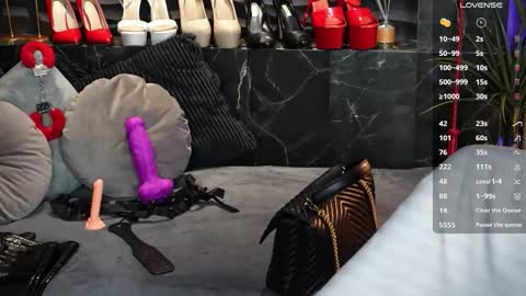 Darsy online show from December 4, 1:55 pm