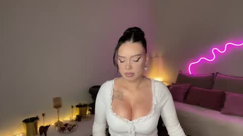 Mia online show from May 22, 8:26 pm