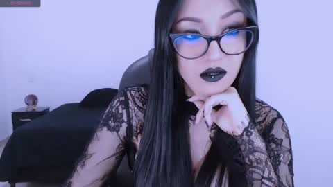 Snapshot of mistress_zafirah chatting on October 11, 12:48 am Mistress online show from October 11, 12:48 am