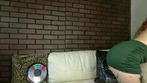 Snapshot of mistressanam chatting on October 19, 4:22 pm Goddess Littia FindomFemdom online show from October 19, 4:22 pm