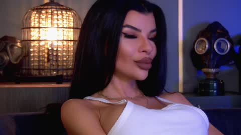 Snapshot of mistresselenia chatting on October 29, 1:46 pm Elenia online show from October 29, 1:46 pm