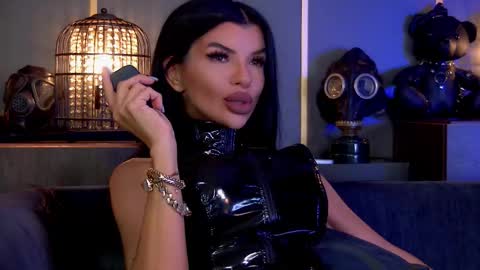 Snapshot of mistresselenia chatting on October 9, 11:37 am Elenia online show from October 9, 11:37 am