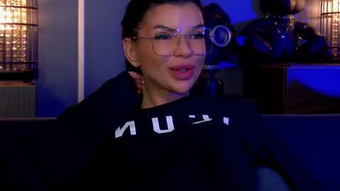 Snapshot of mistresselenia chatting on October 16, 12:16 pm Elenia online show from October 16, 12:16 pm