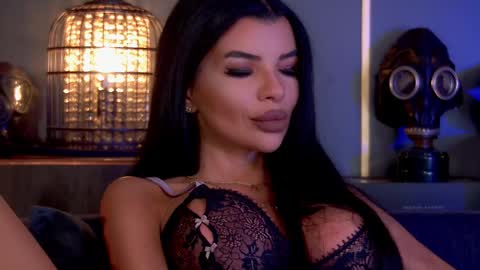 Snapshot of mistresselenia chatting on September 15, 11:33 am Elenia online show from September 15, 11:33 am