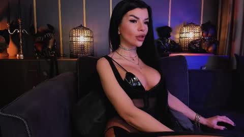 Snapshot of mistresselenia chatting on March 3, 1:56 pm Elenia online show from March 3, 1:56 pm