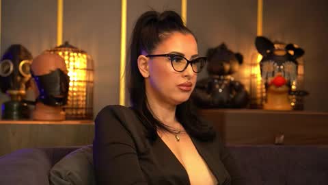 Mistress Kelly online show from February 19, 11:26 pm