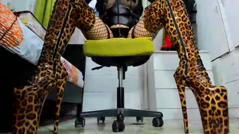 Tiffany online show from December 17, 10:00 am