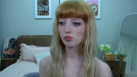 Misty online show from April 18, 8:09 pm