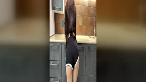 MiuGirlxGraySpot online show from July 6, 7:05 am