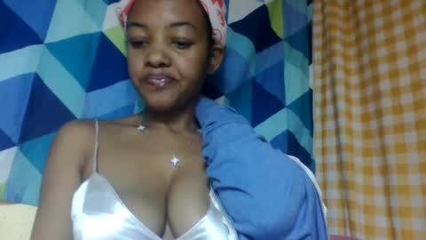 mmyriame online show from July 28, 2:13 pm