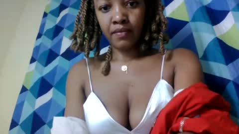mmyriame online show from July 13, 7:17 pm