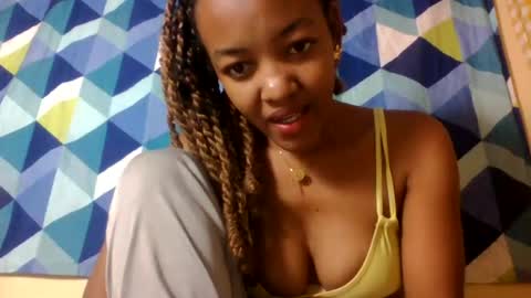 mmyriame online show from July 16, 7:17 pm