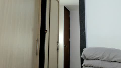  K E L L Y  online show from December 27, 10:48 pm