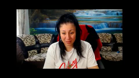 moistmady online show from March 31, 6:14 am