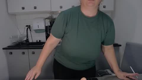 erika online show from September 22, 8:51 am