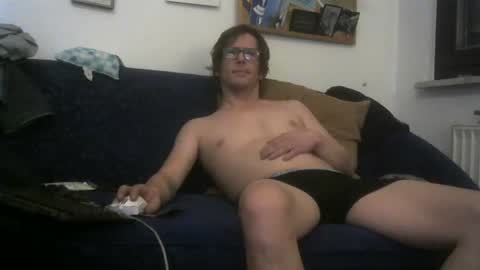 Snapshot of mojoflow39 chatting on September 23, 7:53 pm Fr online show from September 23, 7:53 pm