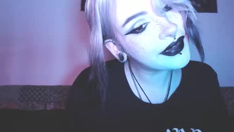 Molly Crow online show from February 13, 10:11 pm