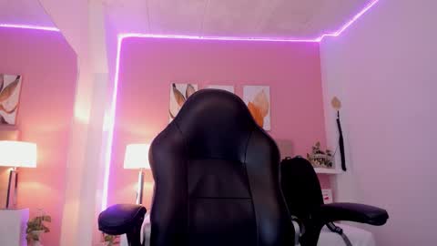    online show from February 16, 12:36 pm