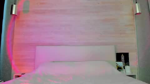 Molly Hunt online show from November 6, 4:26 am