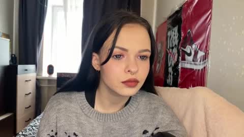 molly_kinkli online show from April 21, 8:21 am