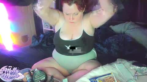 molly_moons online show from January 12, 7:04 am