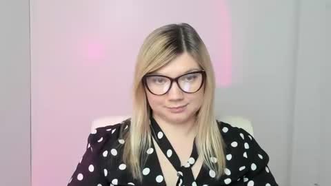 Molly online show from October 22, 12:18 pm