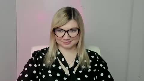 Molly online show from October 9, 6:24 pm