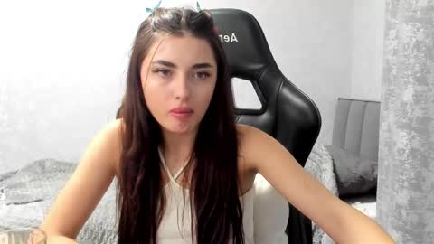 Molly online show from December 1, 9:57 pm