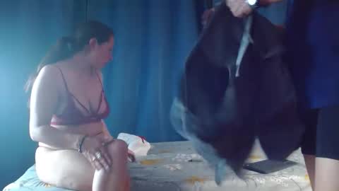 mollyandsam303av online show from March 23, 3:11 am