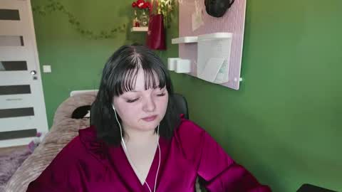 Molly online show from March 13, 9:45 am