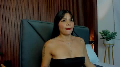 mollylove_ online show from February 26, 8:12 pm