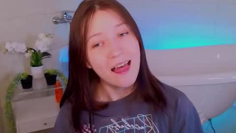 Molly online show from March 3, 10:33 am