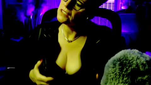 MollySun Nina Randmann online show from November 23, 7:12 pm