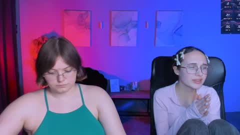 Mona  online show from April 14, 7:50 pm