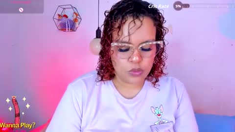 aleja      independent model       online show from December 22, 10:05 pm