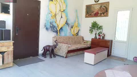 monica_weisss online show from June 12, 10:47 am