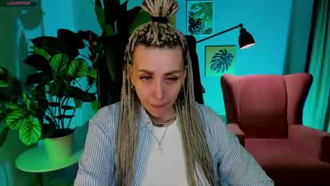 monicariley online show from June 19, 9:04 am