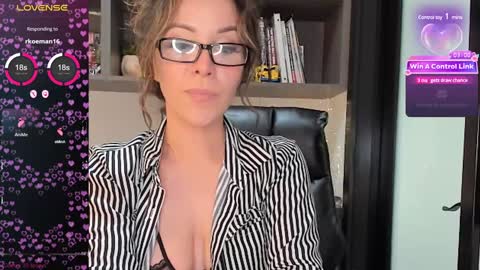 Snapshot of monilee69 chatting on January 28, 10:34 pm Monilee online show from January 28, 10:34 pm