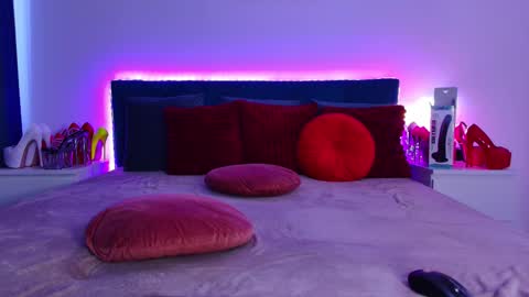 moniquebliss online show from March 11, 6:27 am