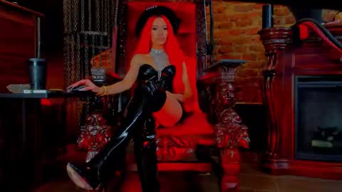 Monique C online show from September 19, 1:15 pm