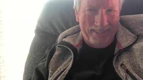 Monkee Dance online show from December 11, 8:07 pm