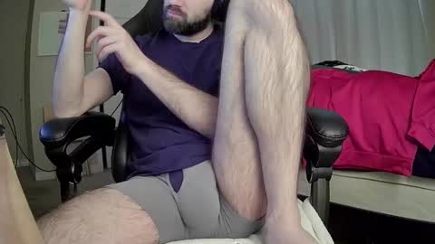 monkey_4u online show from December 18, 7:19 pm